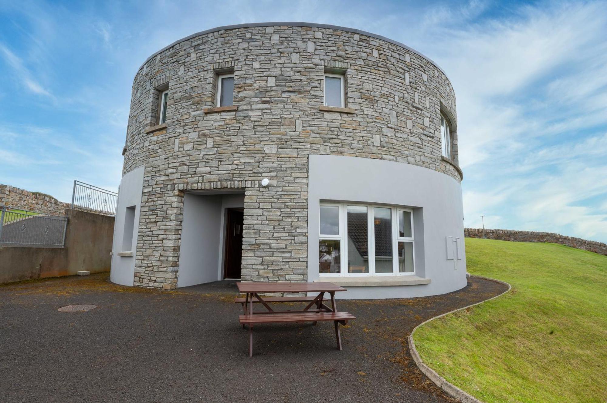 Downings Coastguard Cottages - Type B-E Εξωτερικό φωτογραφία